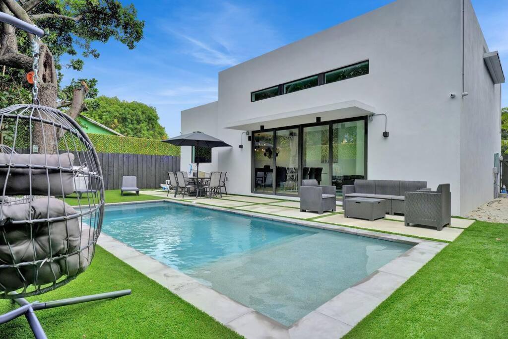 マイアミ Design House -Heated Pool -Big Yard -Gated Parkingヴィラ エクステリア 写真
