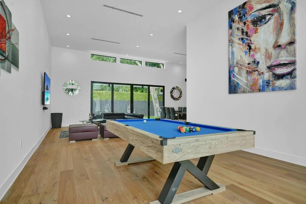 マイアミ Design House -Heated Pool -Big Yard -Gated Parkingヴィラ エクステリア 写真