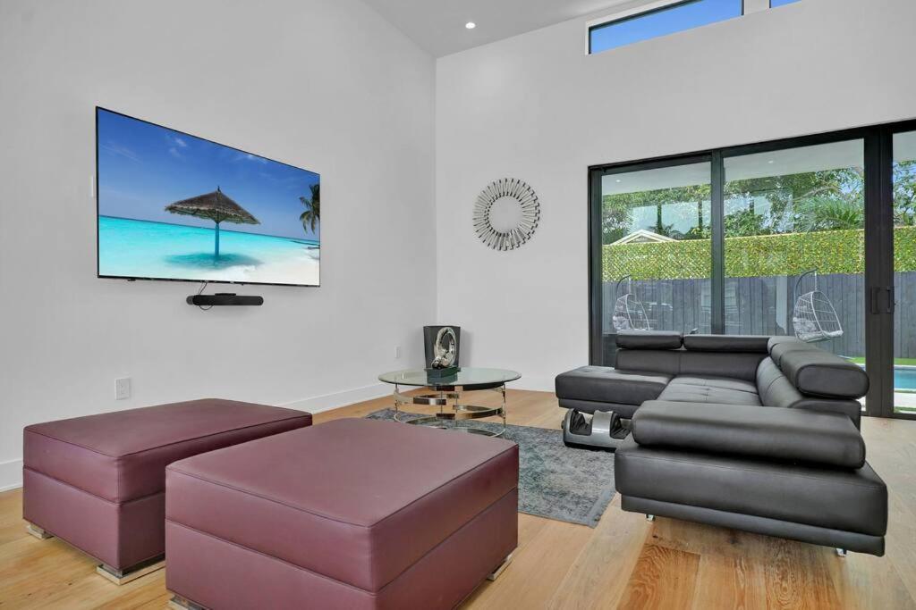 マイアミ Design House -Heated Pool -Big Yard -Gated Parkingヴィラ エクステリア 写真