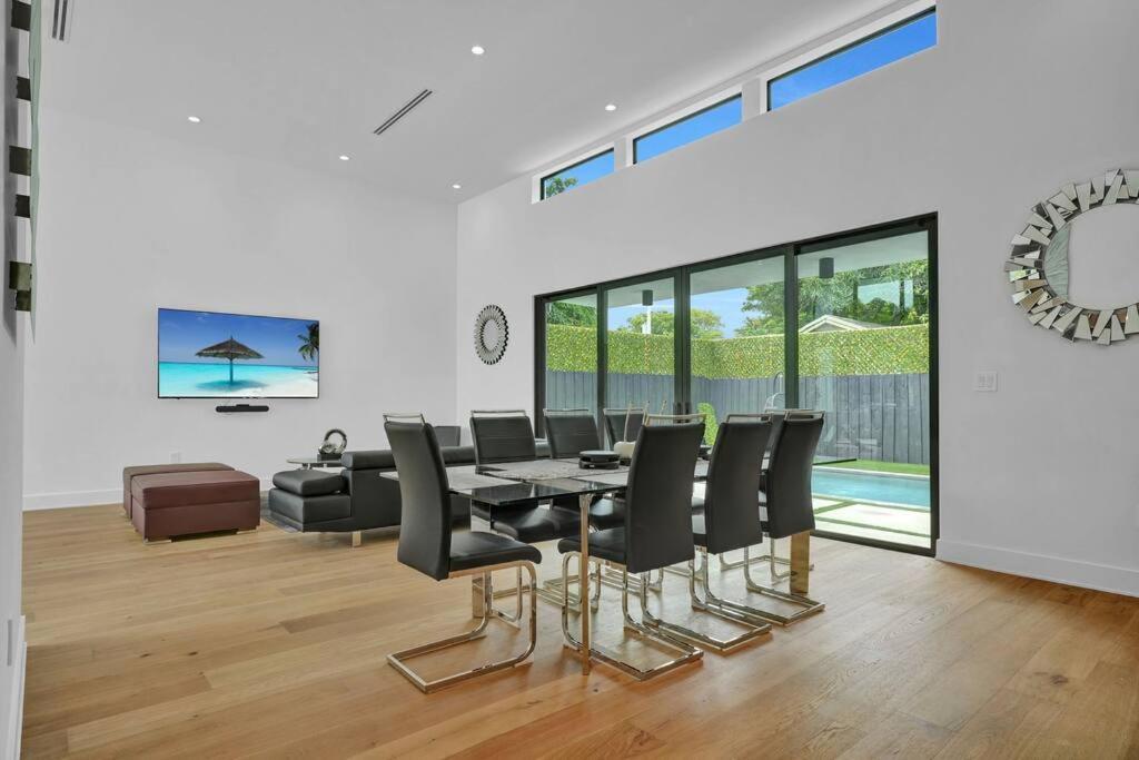 マイアミ Design House -Heated Pool -Big Yard -Gated Parkingヴィラ エクステリア 写真