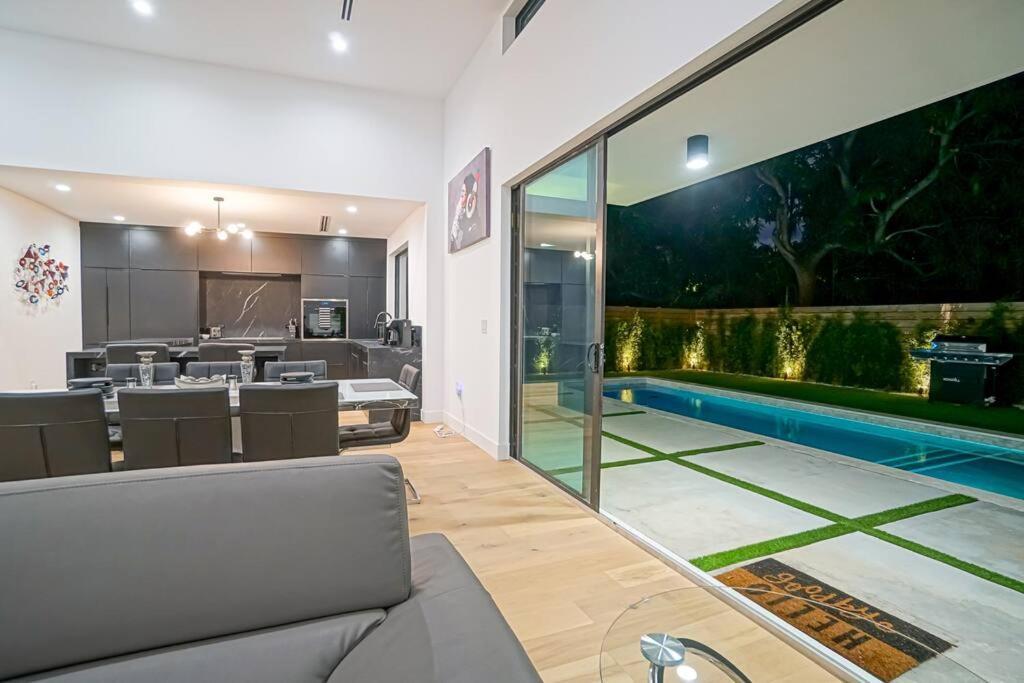 マイアミ Design House -Heated Pool -Big Yard -Gated Parkingヴィラ エクステリア 写真
