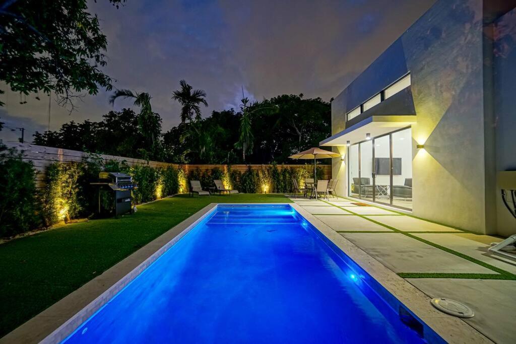 マイアミ Design House -Heated Pool -Big Yard -Gated Parkingヴィラ エクステリア 写真